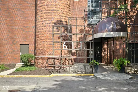 611 N Park Ave #205, Indianapolis, IN 46204