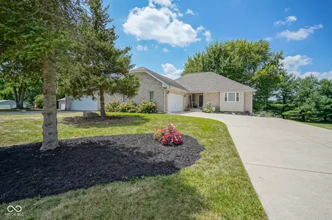 8401 N Cherry Knoll Dr, Middletown, IN 47356
