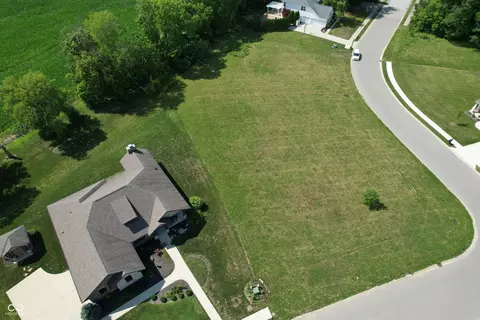 1512 S Silver Shadow Cir, Greenfield, IN 46140