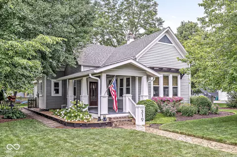 319 S East St, Plainfield, IN 46168