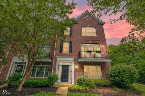 11910 Kelso Dr #6, Zionsville, IN 46077