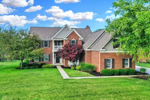 9094 Iris Ln, Zionsville, IN 46077