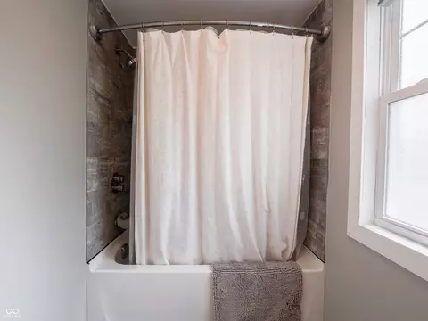 Bath - 709 E Main St, Plainfield, IN 46168 photo 3 of 4