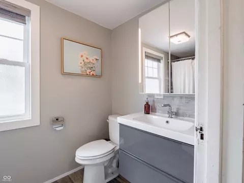 Bath - 709 E Main St, Plainfield, IN 46168 photo 2 of 4