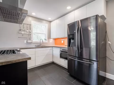 Kitchen - 709 E Main St, Plainfield, IN 46168 photo 4 of 7