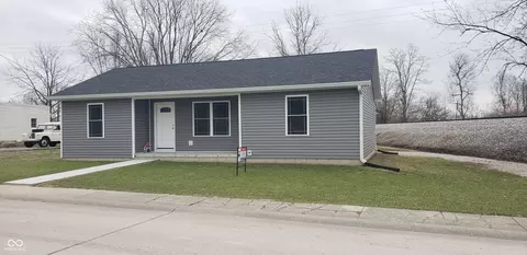104 E 12th St, Seymour, IN 47274