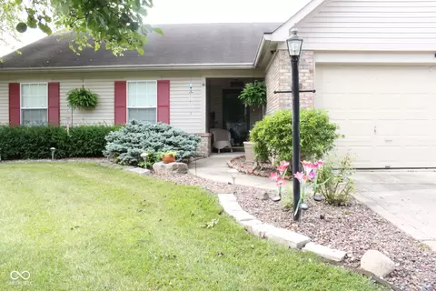 8221 River Run Pl, Noblesville, IN 46062