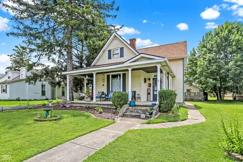 611 Washington St, Hope, IN 47246