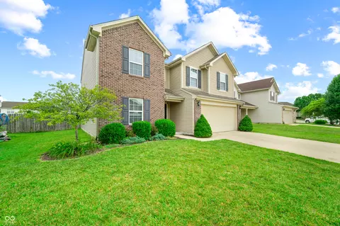 1260 Niagara Ln, Franklin, IN 46131