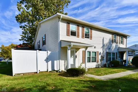 4819 Oakwood Trl, Indianapolis, IN 46268