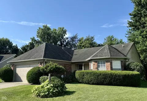 10877 Gate Cir, Fishers, IN 46038
