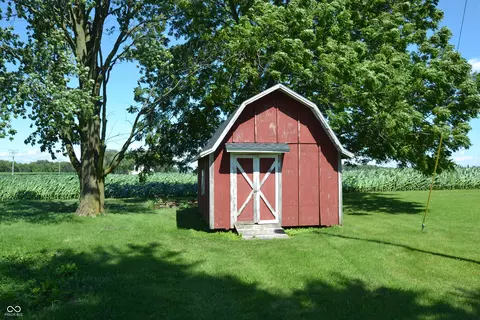 4973 N 200 W, Sharpsville, IN 46068