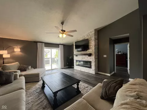 Living - 6643 Laurelwood Dr, Pendleton, IN 46064 photo 1 of 3