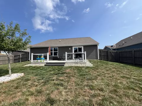 Exterior - 6643 Laurelwood Dr, Pendleton, IN 46064 photo 5 of 5