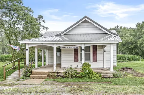 103 N Rosewood Dr, Kennard, IN 47351