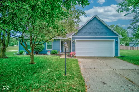 19398 Iris Ct, Noblesville, IN 46060