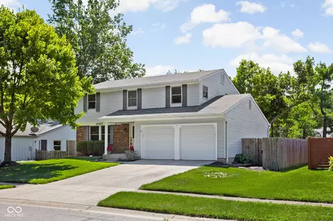 11477 Timberlake Ln, Fishers, IN 46038