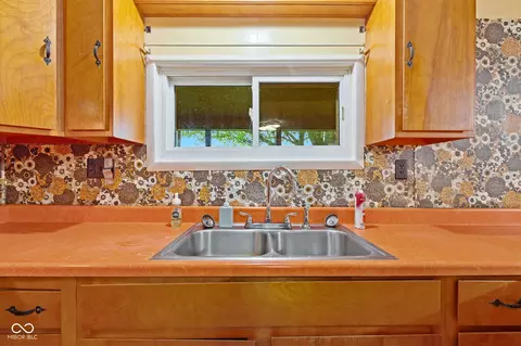 Kitchen - 1367 S 400 E, Marion, IN 46953 photo 3 of 6