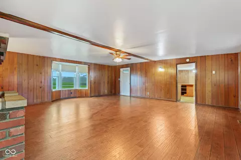 Living - 1367 S 400 E, Marion, IN 46953 photo 3 of 8