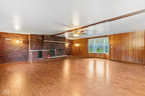 Living - 1367 S 400 E, Marion, IN 46953 photo 2 of 8