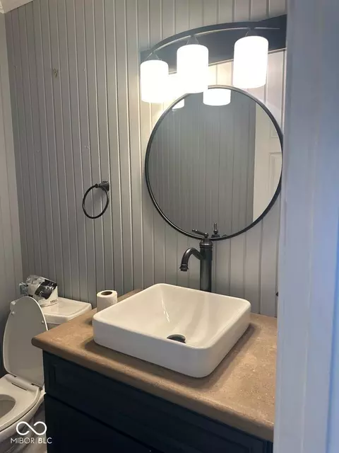 Bath - 4376 W Silverthorne St, Bloomington, IN 47404 photo 1 of 5
