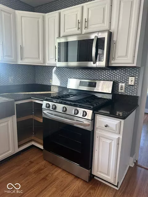 Kitchen - 4376 W Silverthorne St, Bloomington, IN 47404 photo 4 of 5