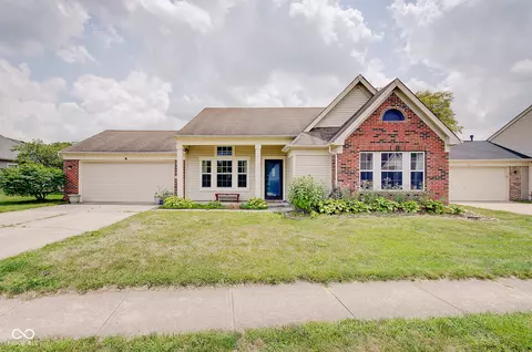 11187 Autumn Harvest Dr, Fishers, IN 46038
