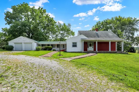 1034 E Morris Ave, Shelbyville, IN 46176