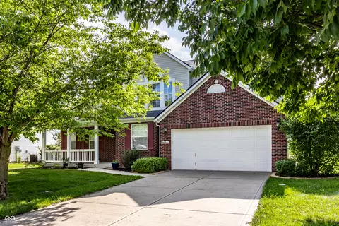 6559 Hunters Rdg S, Zionsville, IN 46077