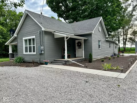 11843 S Spring Rd, Ladoga, IN 47954