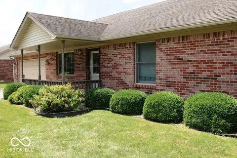 49 N Deer Cliff Dr, Crawfordsville, IN 47933
