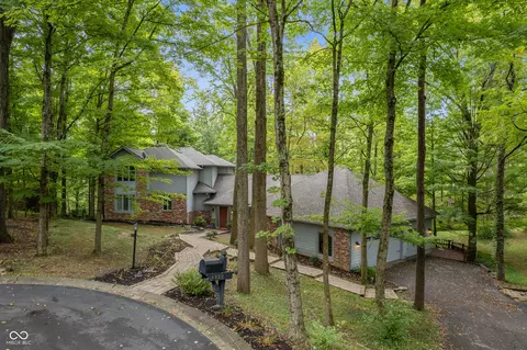 8823 Woodacre Ln, Indianapolis, IN 46234