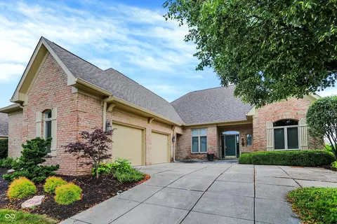 410 Burlington Ln, Carmel, IN 46032