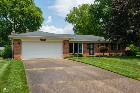 7422 Glenfair Ct, Indianapolis, IN 46214