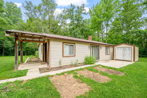 7737 Shilo Rd, Unionville, IN 47468