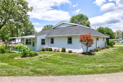 8412 E Desoto St, Muncie, IN 47303