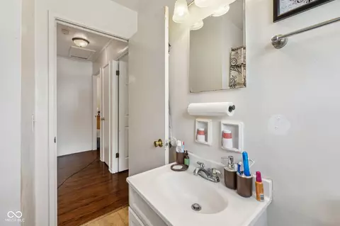 Bath - 7352 E 54th St, Lawrence, IN 46226 photo 2 of 2