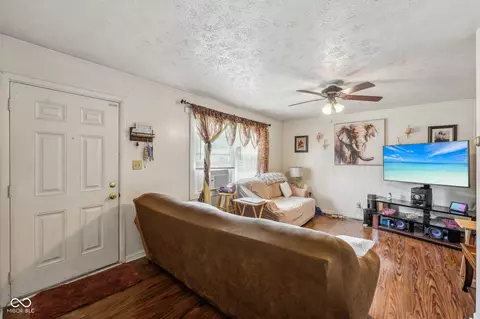 Entry Way - 7352 E 54th St, Lawrence, IN 46226 photo 1 of 1