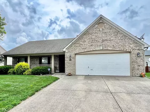 1152 Sweetbriar Dr, Greenwood, IN 46143