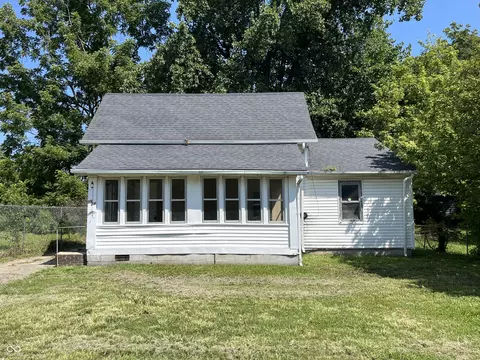 1624 W 21st St, Anderson, IN 46016