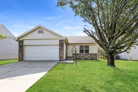 3954 Waterfield Dr, Indianapolis, IN 46235