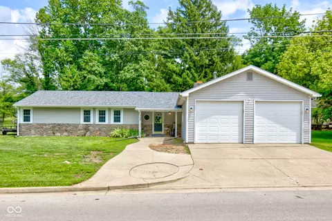 304 N Gray Rd, Connersville, IN 47331