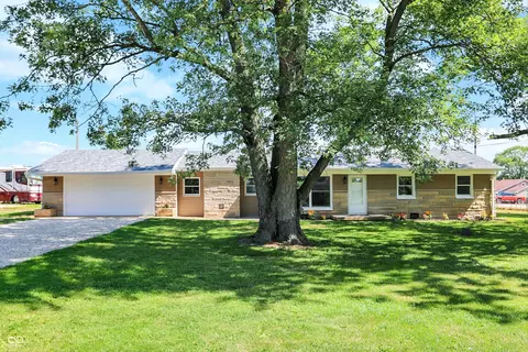 5230 Oakridge Dr, Mooresville, IN 46158