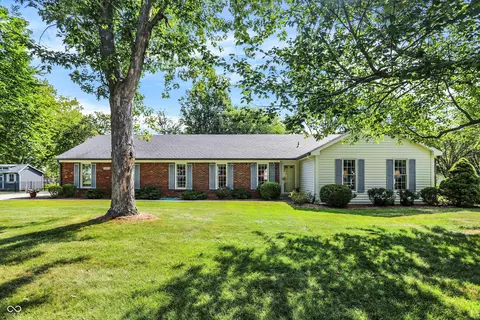 10919 W Lakeshore Dr, Carmel, IN 46033