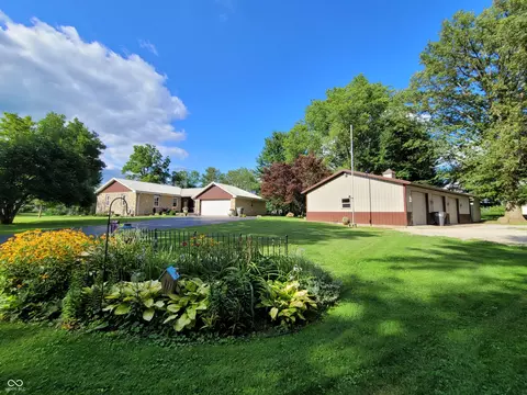 986 S Donald St, Rushville, IN 46173