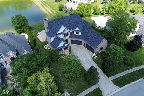 3046 Coventry Ln, Greenwood, IN 46143