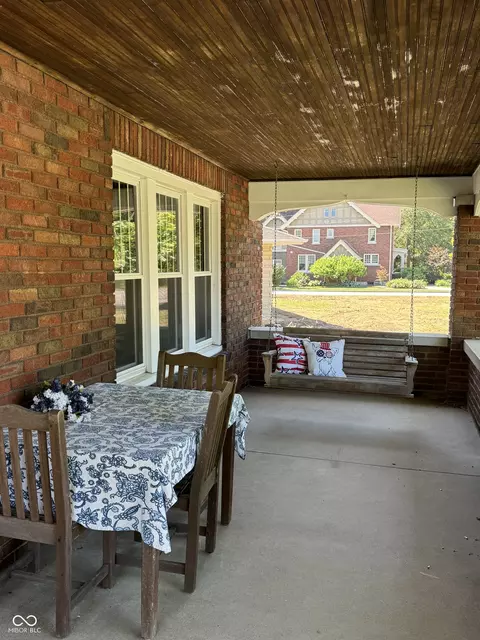 1925 Franklin St, Columbus, IN 47201 photo 4
