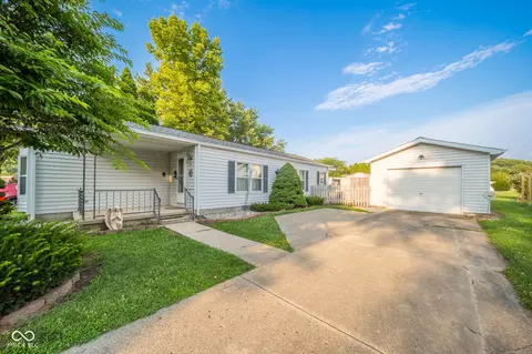 913 Independence Dr E, Elwood, IN 46036