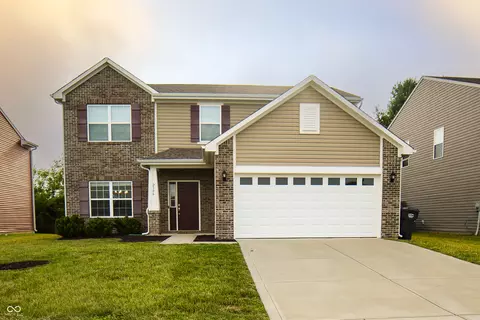 2396 Sungold Trl, Greenwood, IN 46143