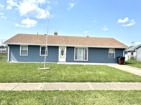 524 Sunset Dr, Edinburgh, IN 46124